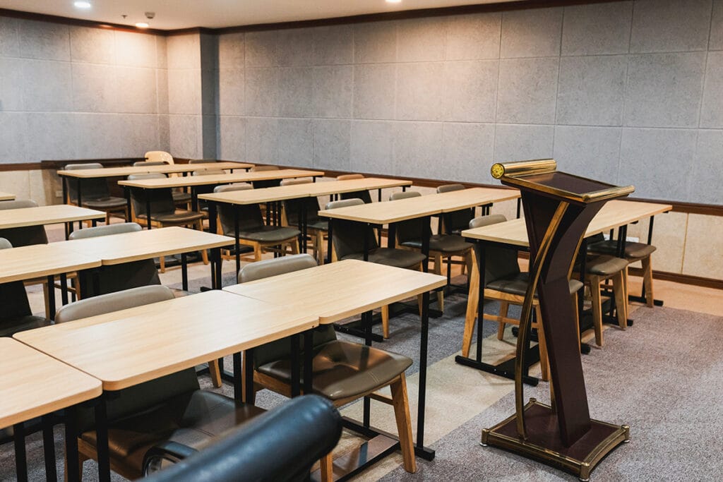 Cơ sở vật chất trường CIA