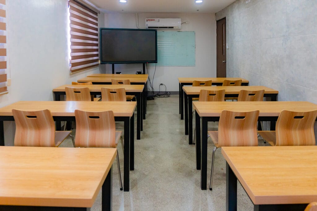 Cơ sở vật chất trường CIA