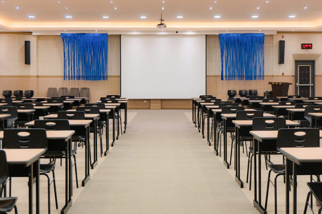 Cơ sở vật chất trường CIA