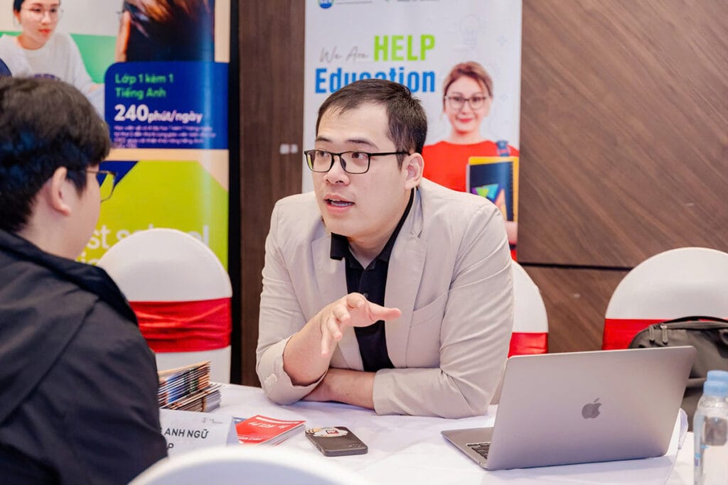 Trường Anh ngữ HELP