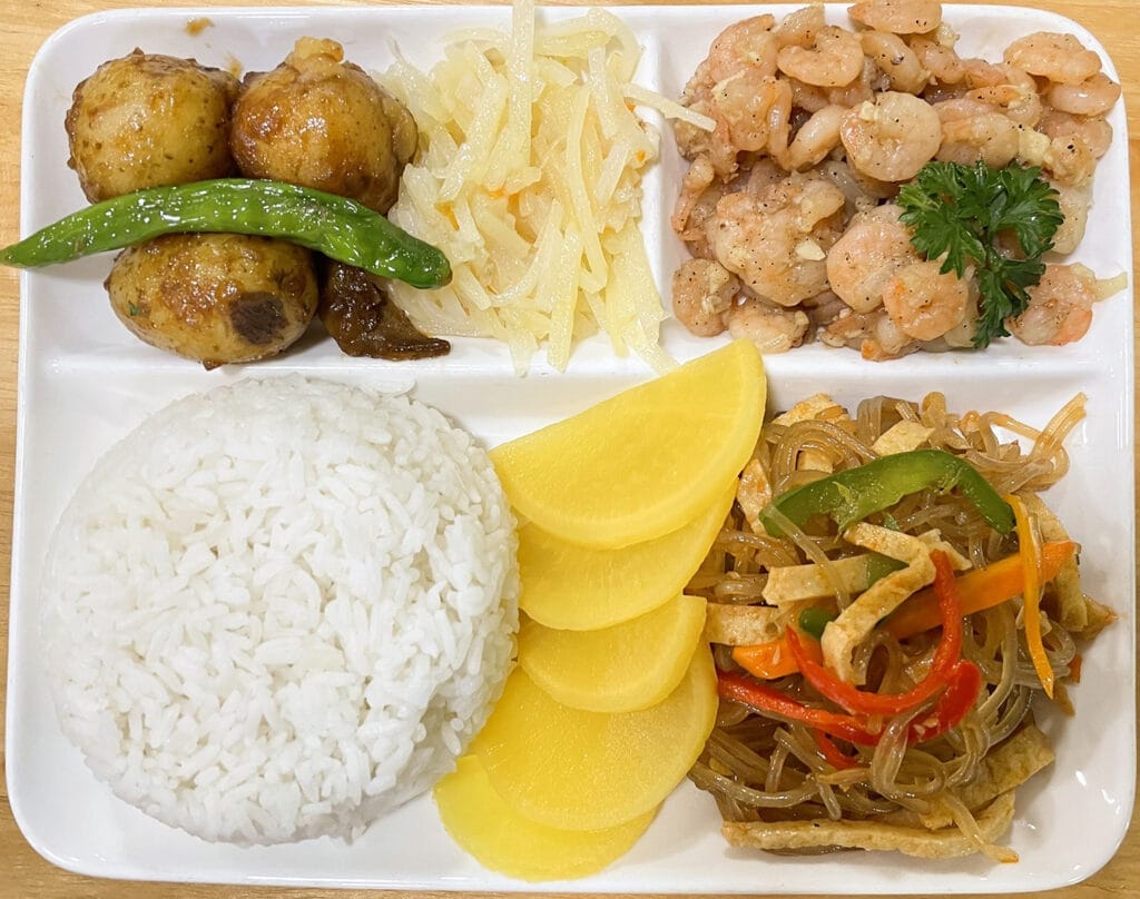 Bữa ăn trường FELLA