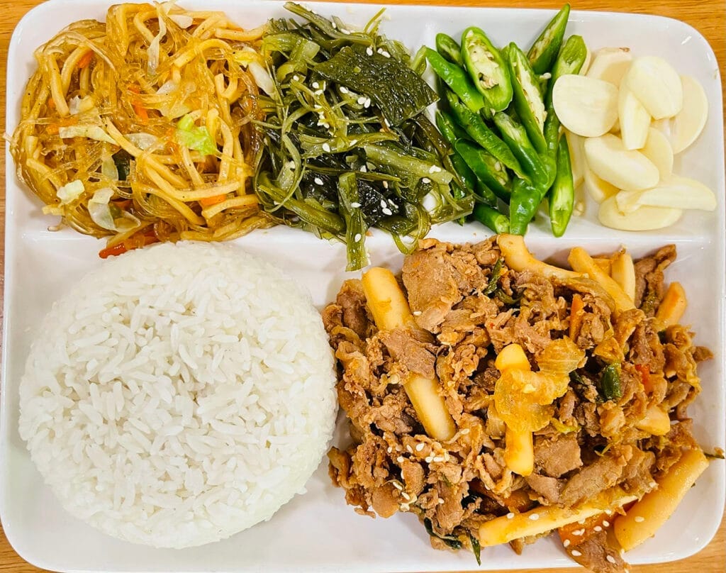Bữa ăn trường FELLA
