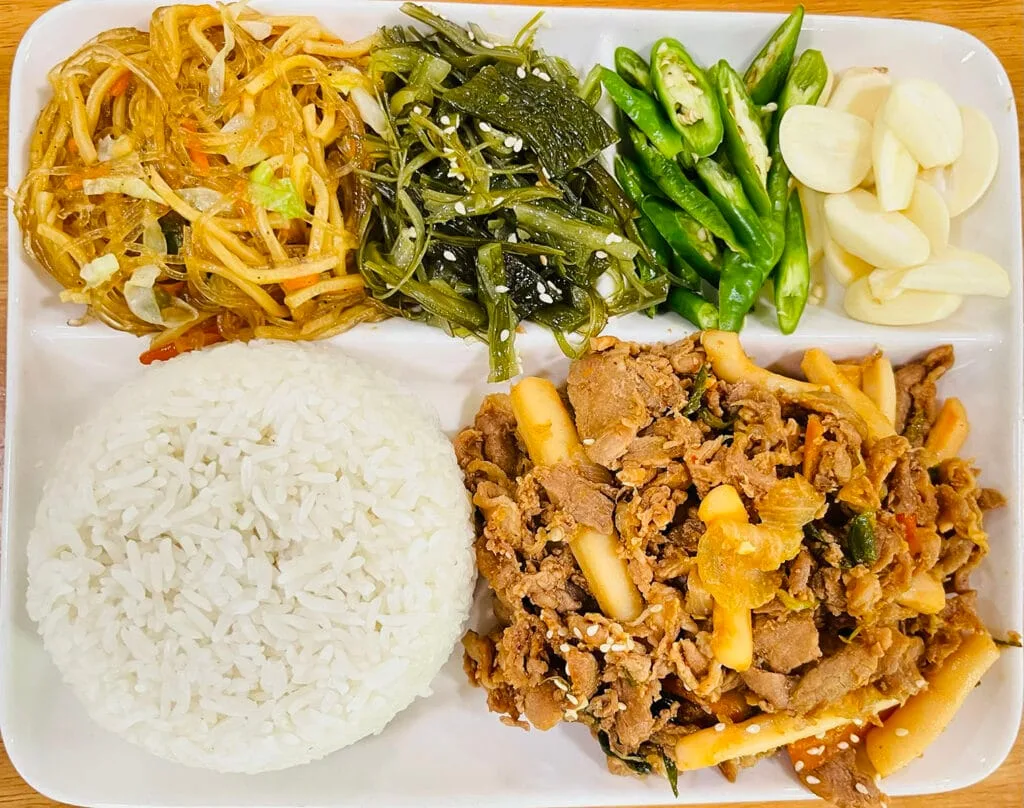 Bữa Ăn Trường Fella