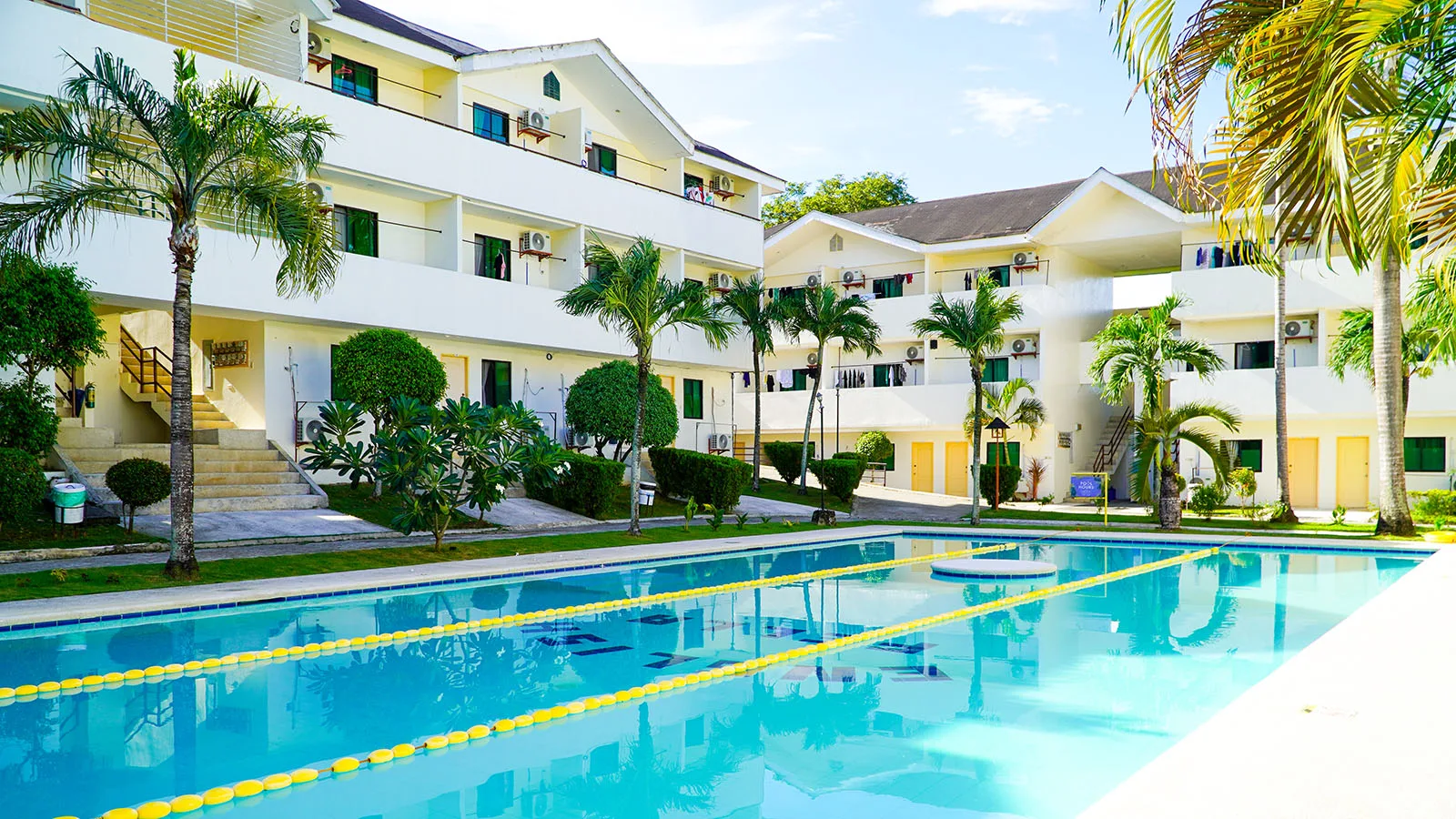 Hồ bơi trường Anh ngữ FELLA 2