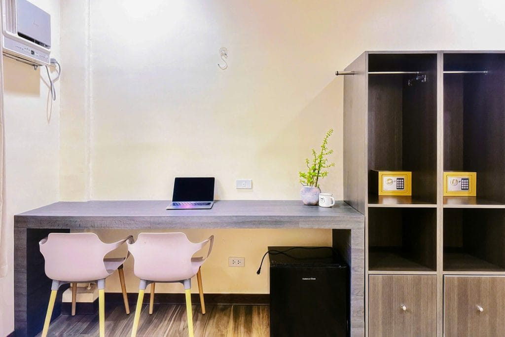 Bàn Học Ký Túc Xá Trường Anh Ngữ Ibreeze