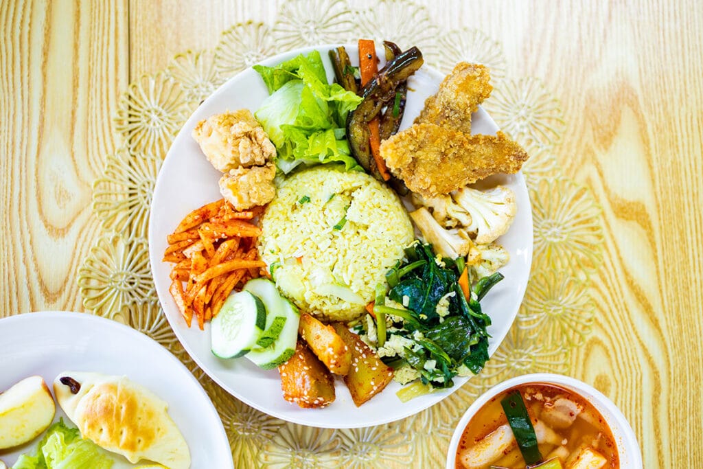 Bữa ăn trưa tại trường B'Cebu