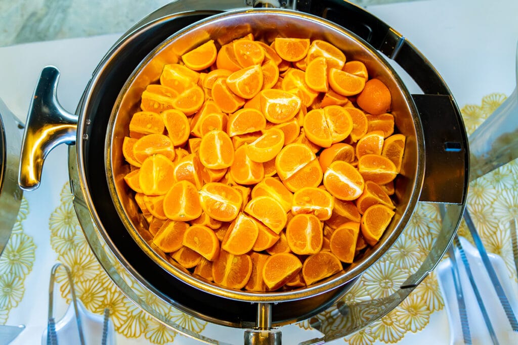 Trái cây tráng miệng menu trường B'Cebu