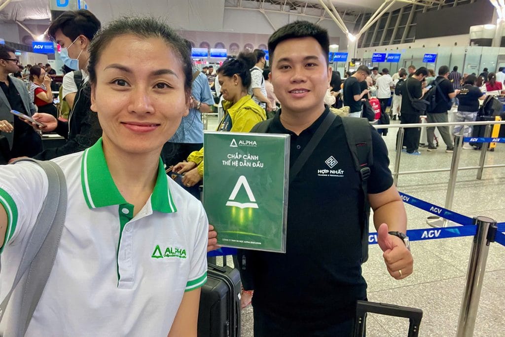 Alpha Edu Hỗ Trợ Thủ Tục Học Viên Tại Sân Bay