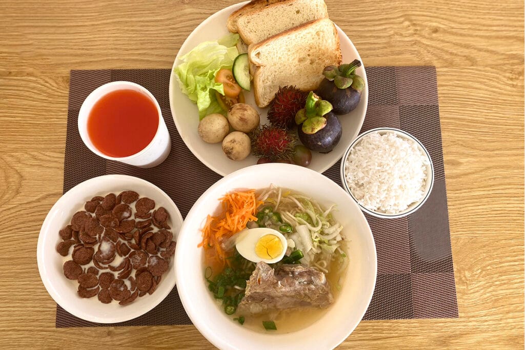 Bữa ăn sáng thay đổi theo ngày tại trường Anh ngữ HLA