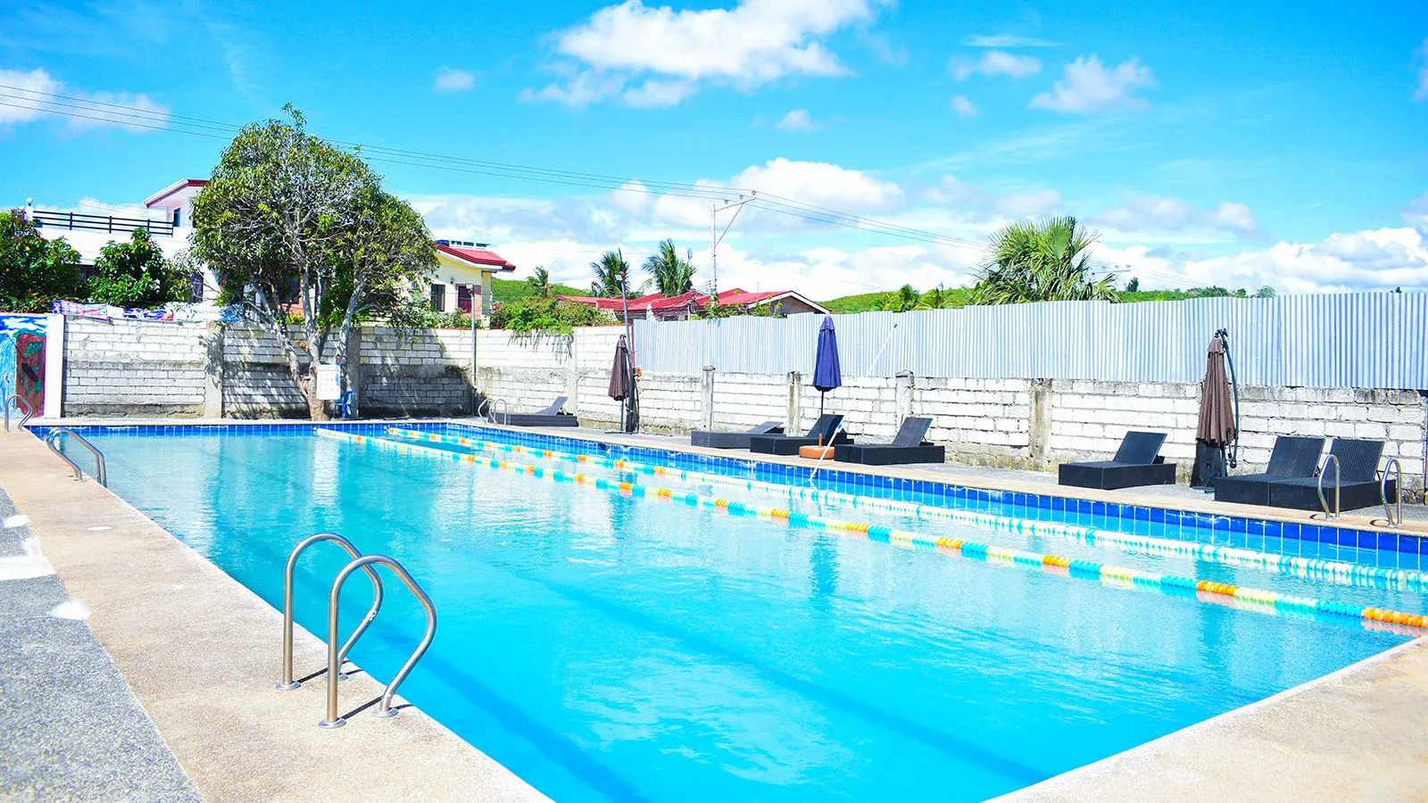 Hồ bơi trường Anh ngữ HLA