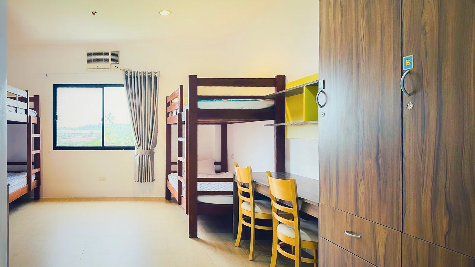 Ký tú xá phòng 4 trường Anh ngữ HLA