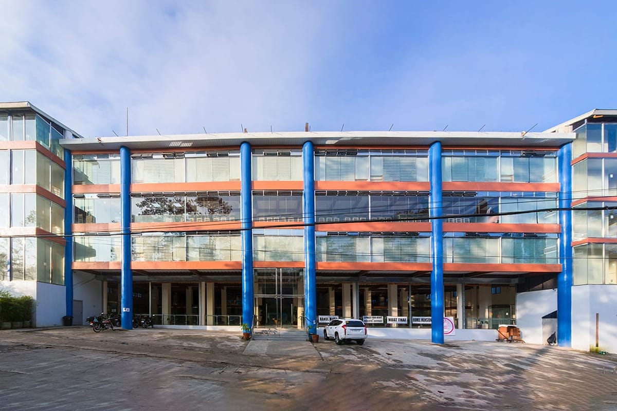 Học bổng tường Anh ngữ Pines