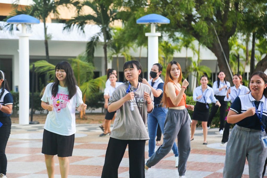 Hoat Dong Truong Anh Ngu Cebu Blue Ocean3