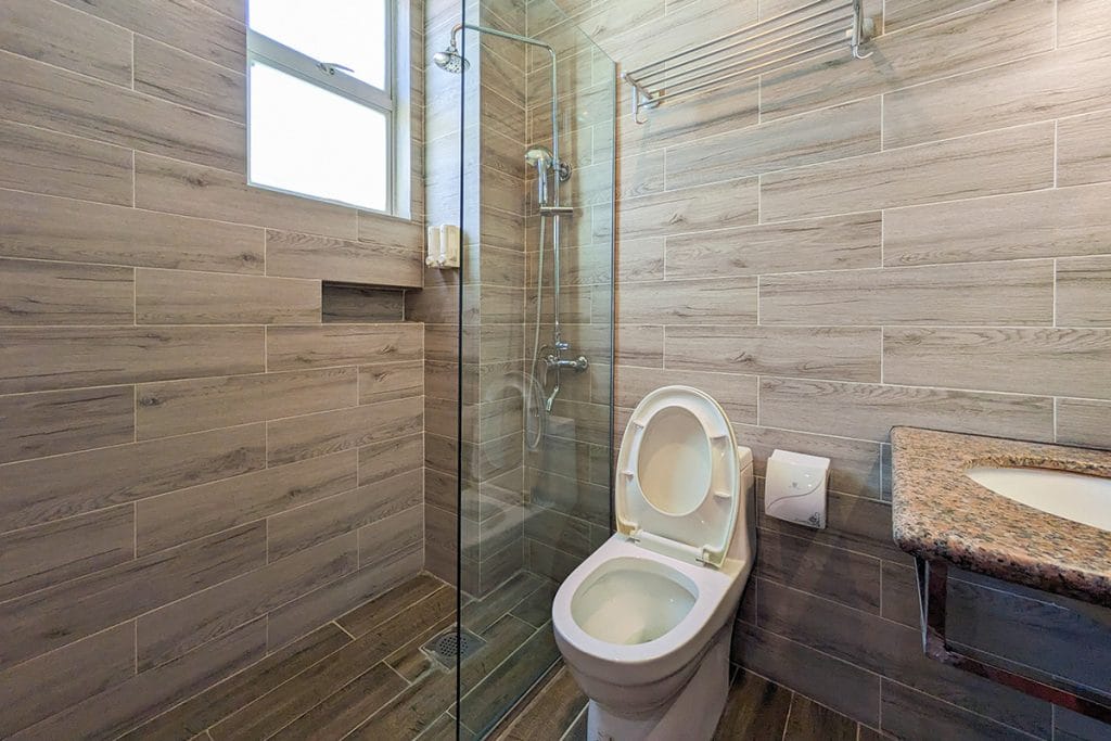 Toilet Ký Túc Xá Trường Anh Ngữ Cwa