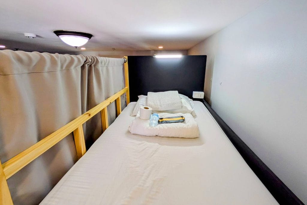 Giường Tầng Ký Túc Xá Phòng 4 Trường Anh Ngữ Cwa