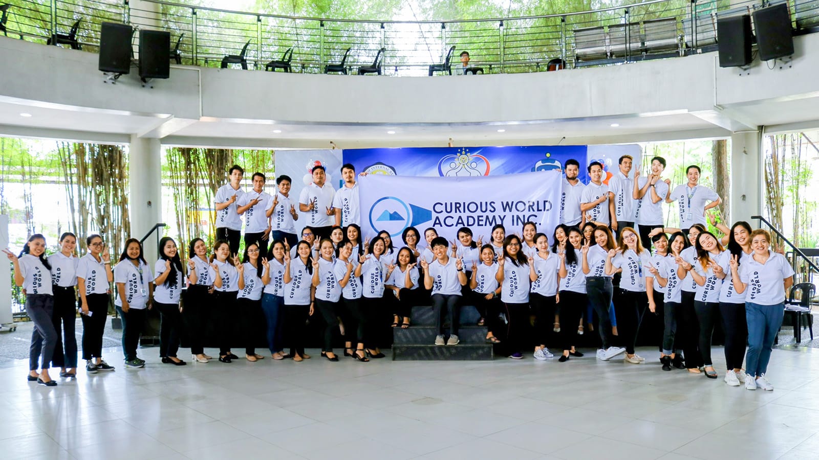 Giáo viên trường Anh ngữ Curious World Academy