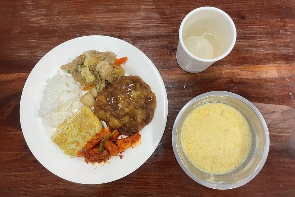 Bữa Ăn Trường Anh Ngữ E-Room