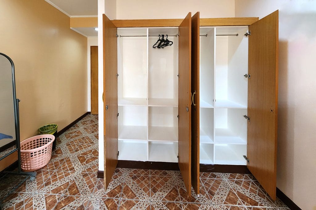 Tủ Quần Áo Trường Anh Ngữ Btes