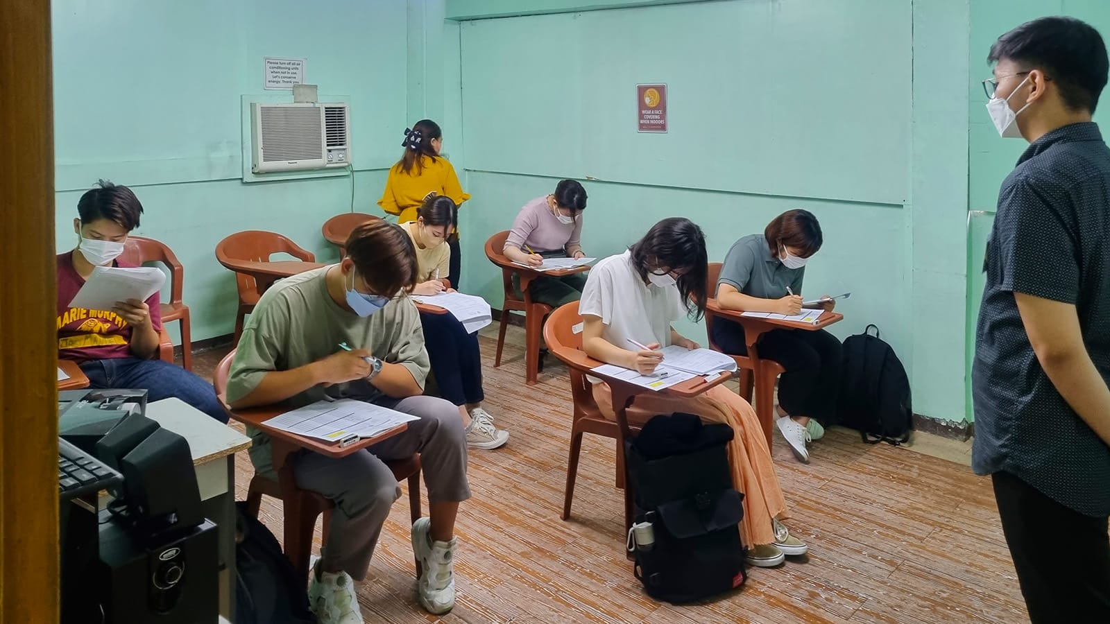 Lớp học nhóm trung tâm Anh ngữ Lasallian (LLC)