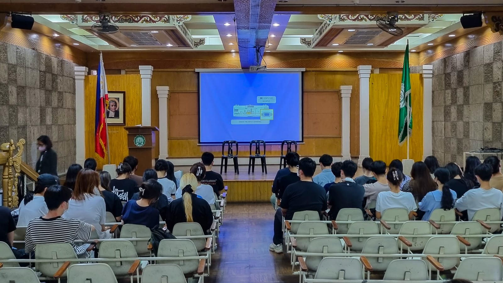 Trung tâm Anh ngữ Lasallian (LLC)