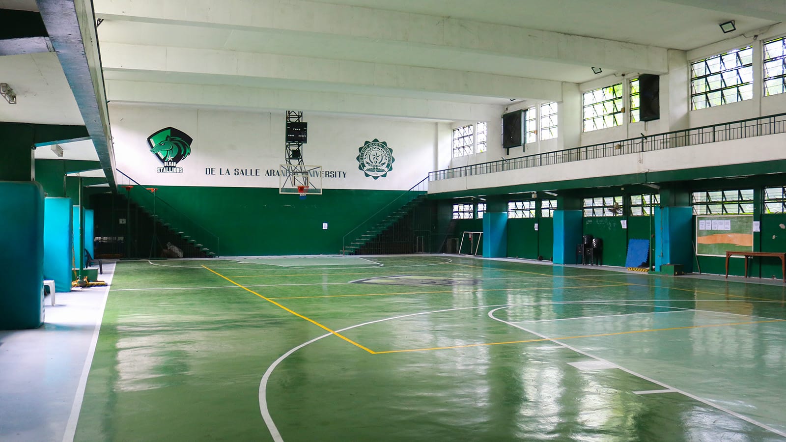 Sân bóng rổ trung tâm Anh ngữ Lasallian (LLC)