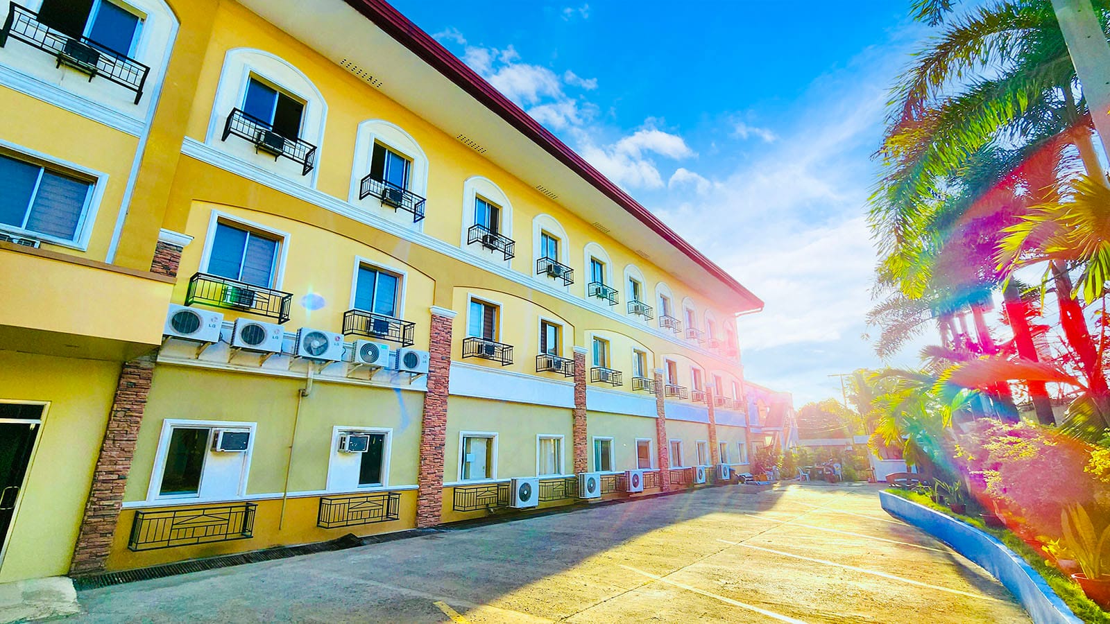 Building trường Anh ngữ BTES