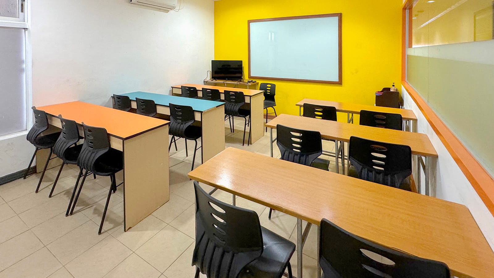 Phòng học nhóm trường Anh ngữ BTES