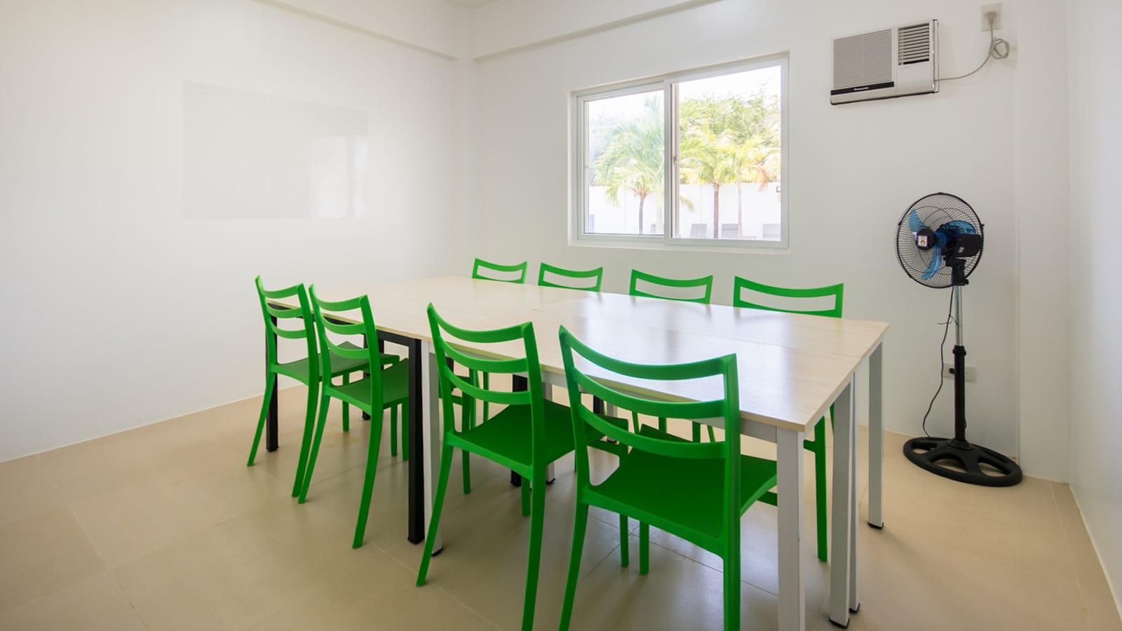 Phòng học nhóm trường Anh ngữ Boracay Coco