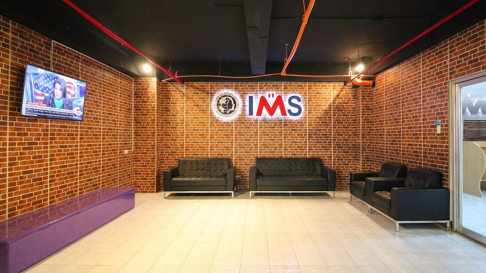 Lobby trường Anh Ngữ IMS