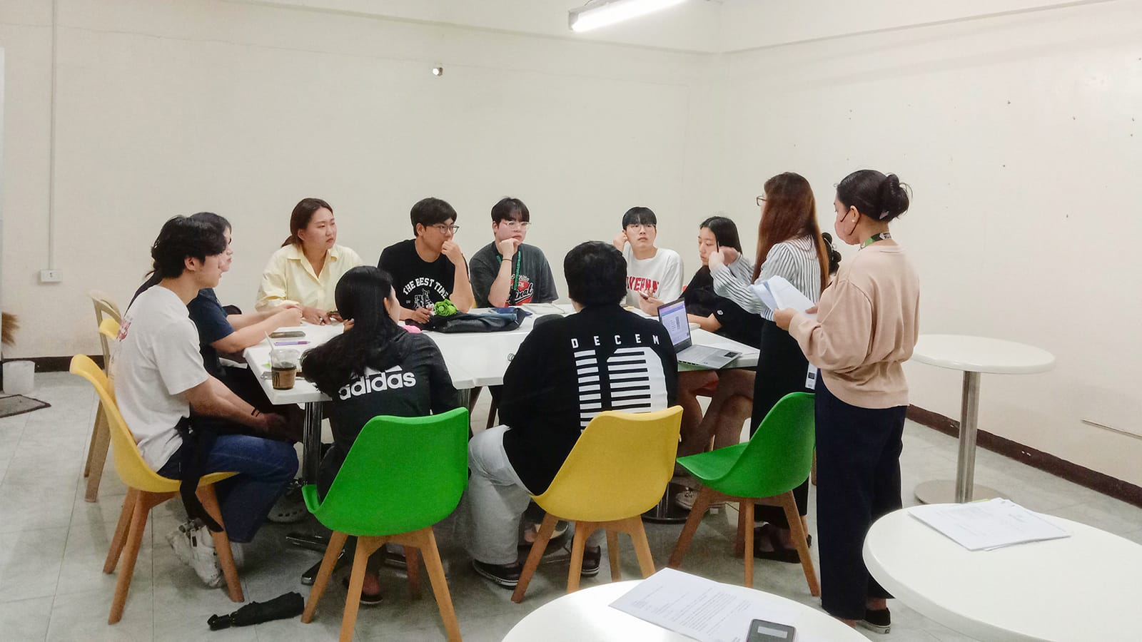 Lớp nhóm trường Anh ngữ LSLC