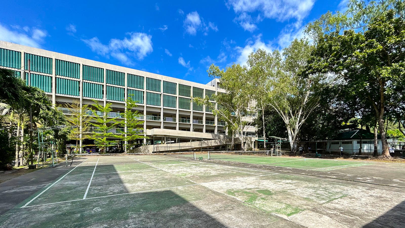 Sân tennis trường Anh ngữ LSLC